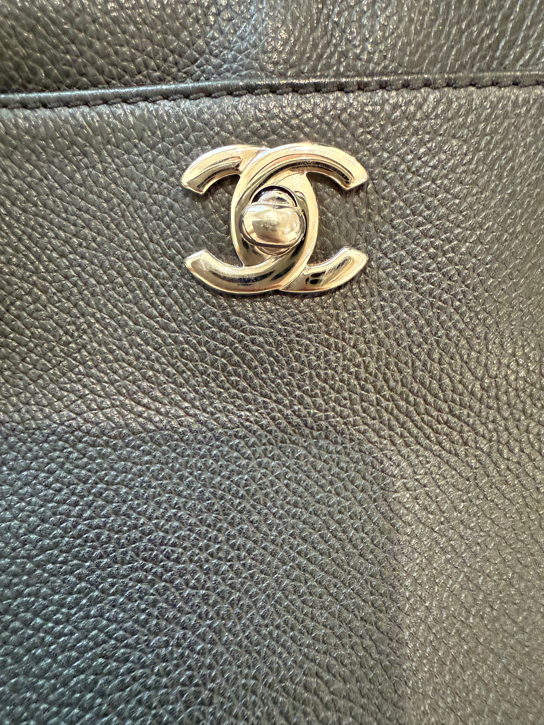 Chanel Medium Executive Cerf Tote Black