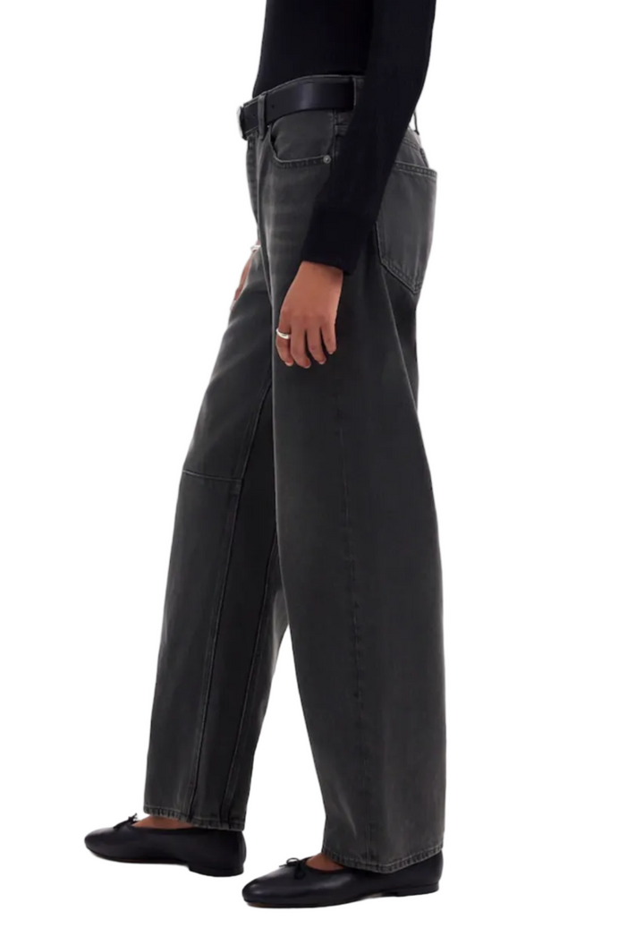 Madewell Darted Barrel-Leg Jean - 28