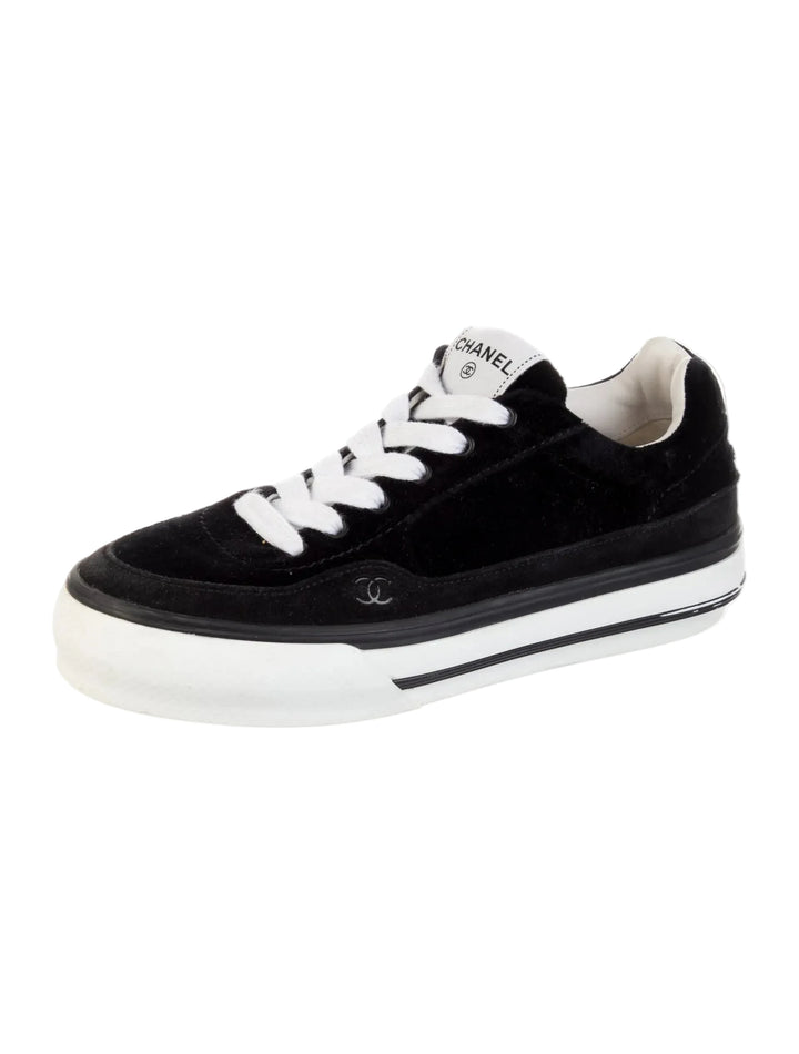 Chanel 2023 Interlocking CC Logo Sneakers - 39