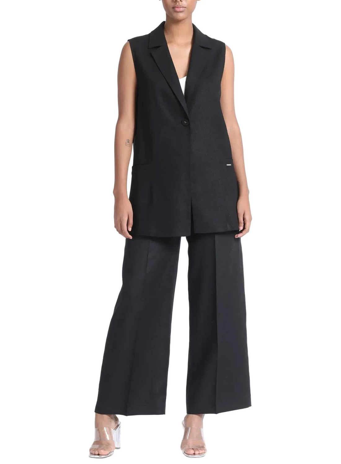 Zara Black Sleeveless Blazer - M