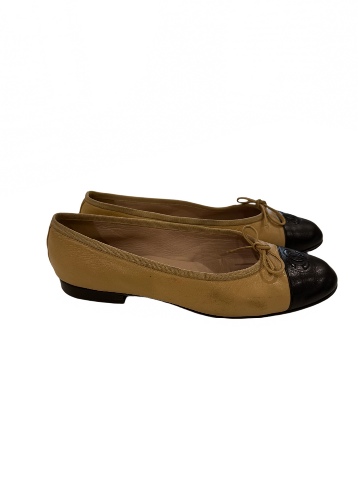 Chanel Leather Bow Detail Ballerina Flats- 38.5