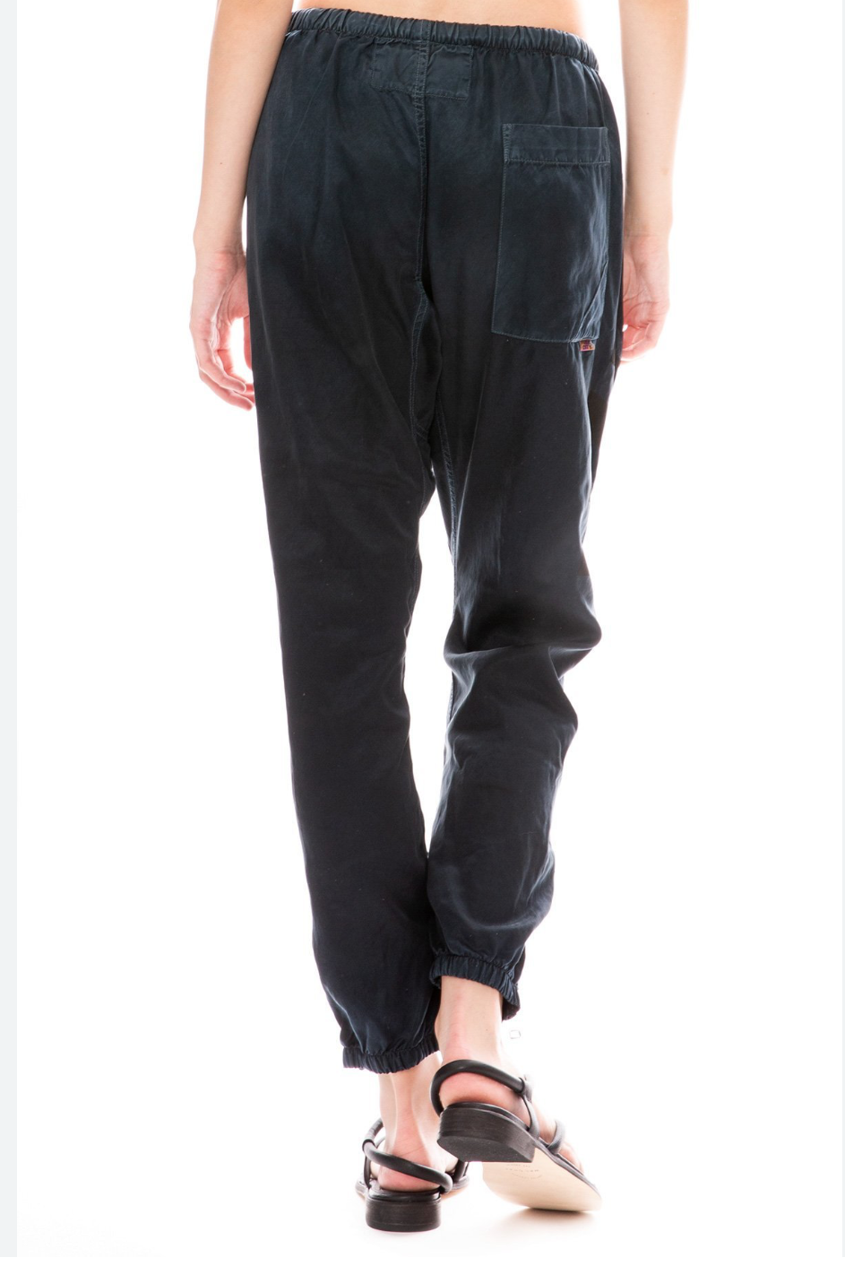 FREECITY Silk Joggers- M